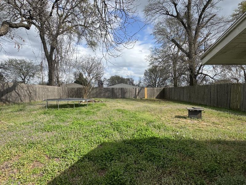 Exterior details and patio area of a home in , Paris (Image 15).