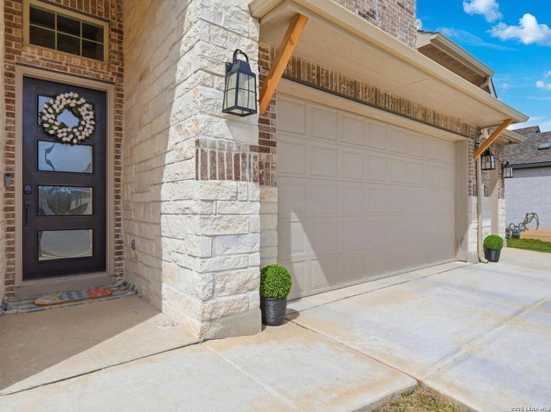 Exterior details and patio area of a home in Corley Farms, Boerne (Image 4).