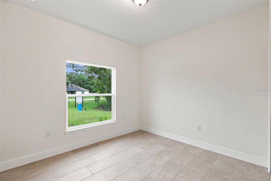 Spacious, unfurnished interior of a new home in , Yeehaw Junction (Image 35).
