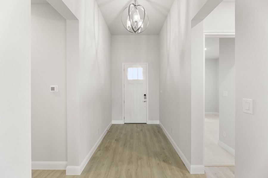 Spacious, unfurnished interior of a new home in Settler's Glen, New Fairview (Image 13). Spacious, unfurnished interior of a new home in Settler's Glen, New Fairview (Image 13).