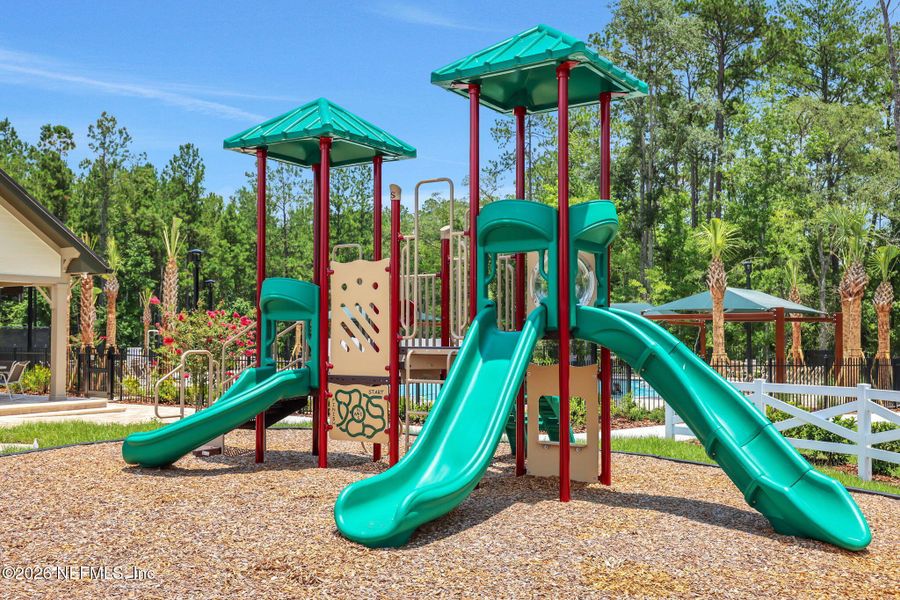 Community amenities in Jennings Farm, Middleburg (Image 54).