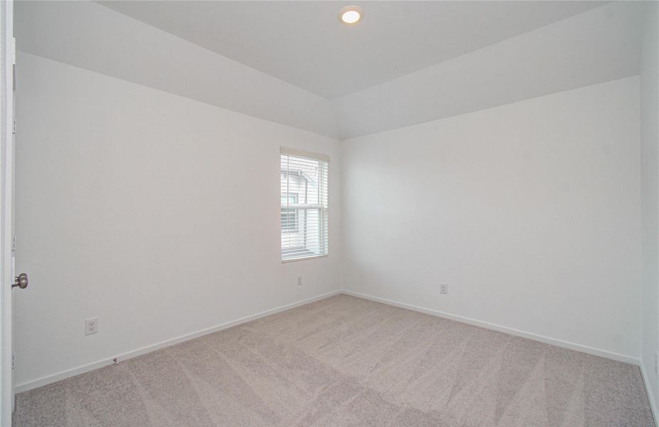 Spacious, unfurnished interior of a new home in Harvest Green, Richmond (Image 19).