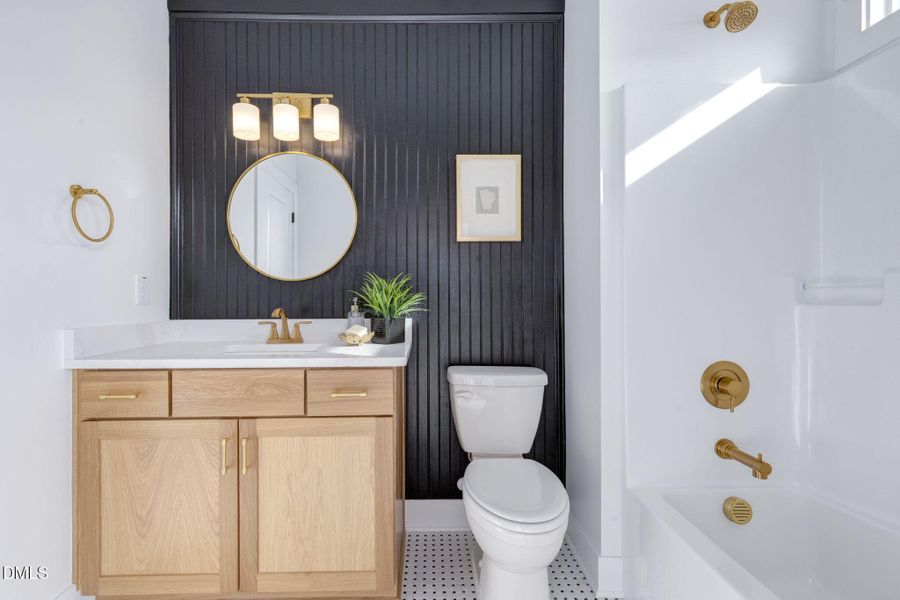 37-web-or-mls-Roombiance37