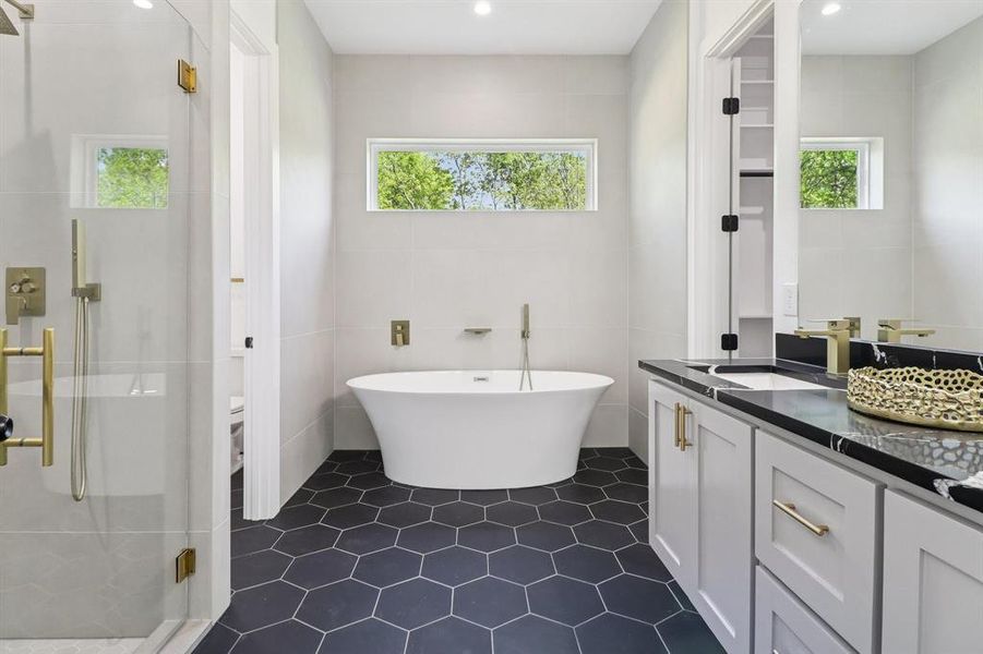 Furnished interior view inside a new home in , Dallas (Image 9).