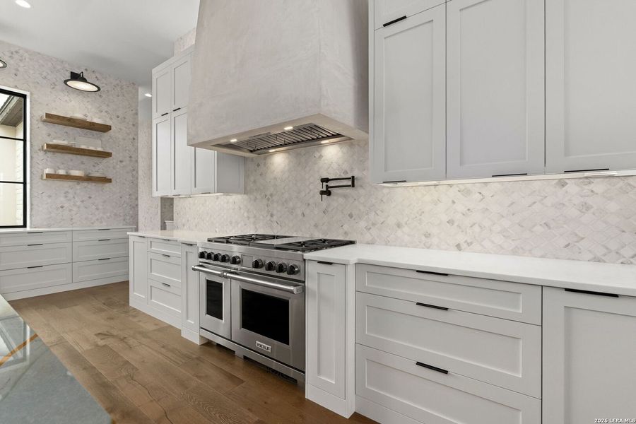 Furnished interior view inside a new home in , Boerne (Image 10).