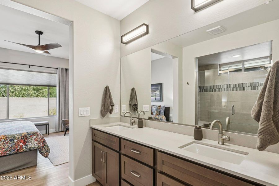 39-web-or-mls-W La Reata Ave-S1709-039