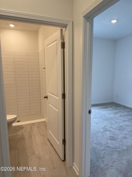 Spacious, unfurnished interior of a new home in Hyland Trail, Green Cove Springs (Image 24).