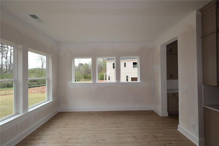 Spacious, unfurnished interior of a new home in Meadow Brook Farms, Cumming (Image 6).