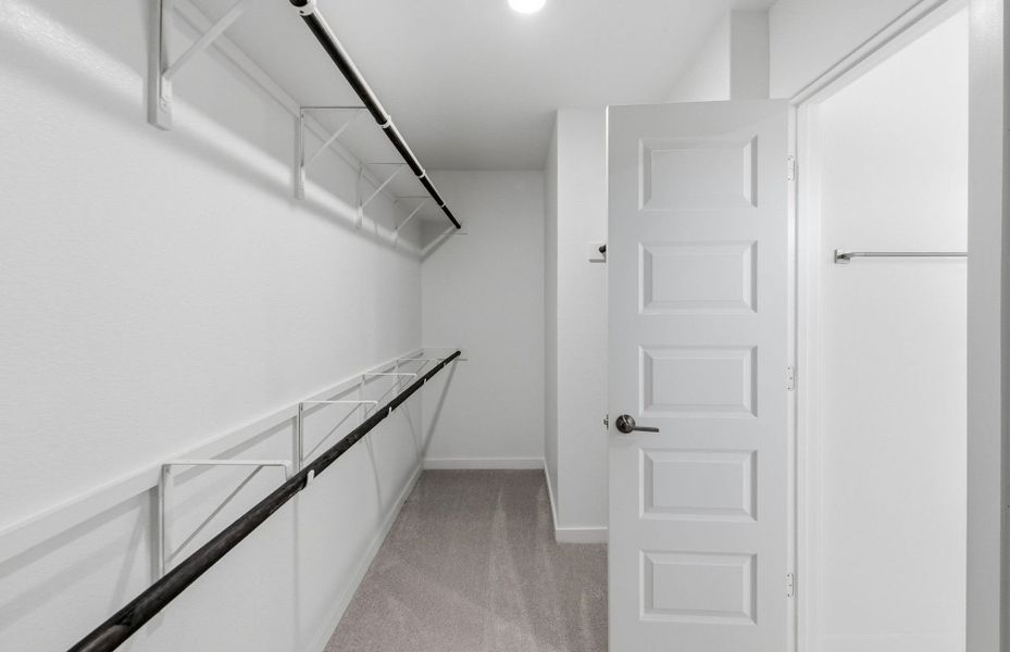 Spacious, unfurnished interior of a new home in Wolf Ranch, Georgetown (Image 48).