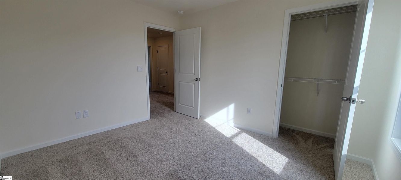 Spacious, unfurnished interior of a new home in Halton Oaks, Spartanburg (Image 23).