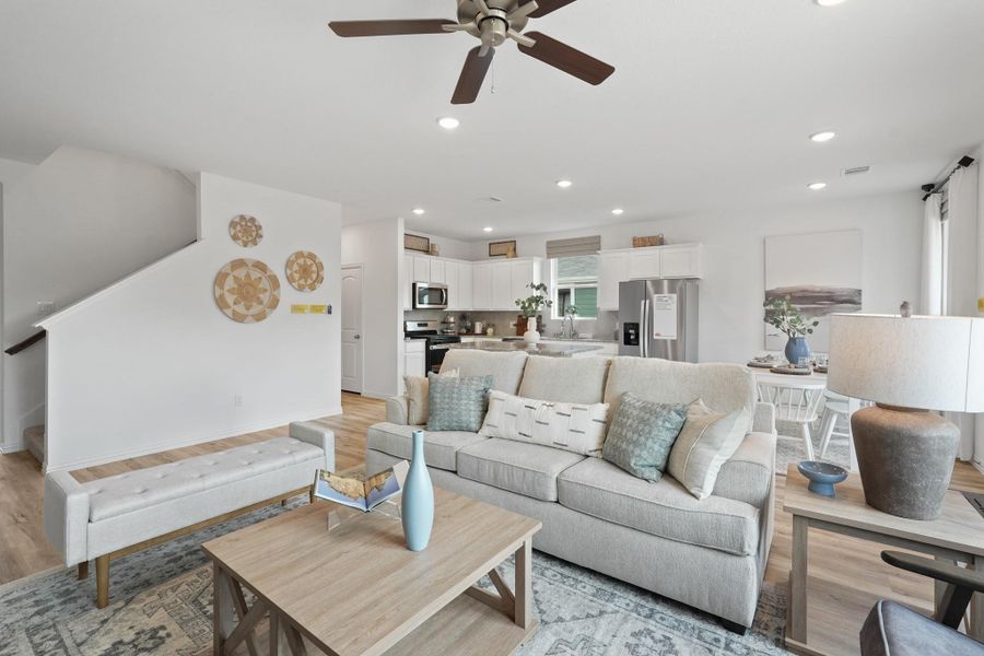 Designed for daily life, the family room combines style and comfort, with plenty of room for family activities, cozy evenings, or entertaining guests. Its thoughtful layout and bright ambiance make it a true gathering hub.