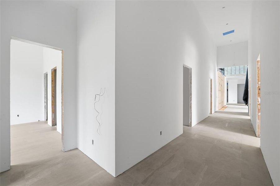 Spacious, unfurnished interior of a new home in Stonelake Ranch, Thonotosassa (Image 5).