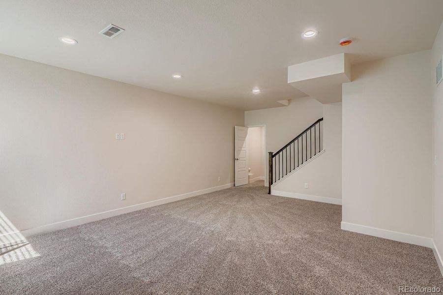Spacious, unfurnished interior of a new home in Buffalo Highlands – Commerce City, Commerce City (Image 27).