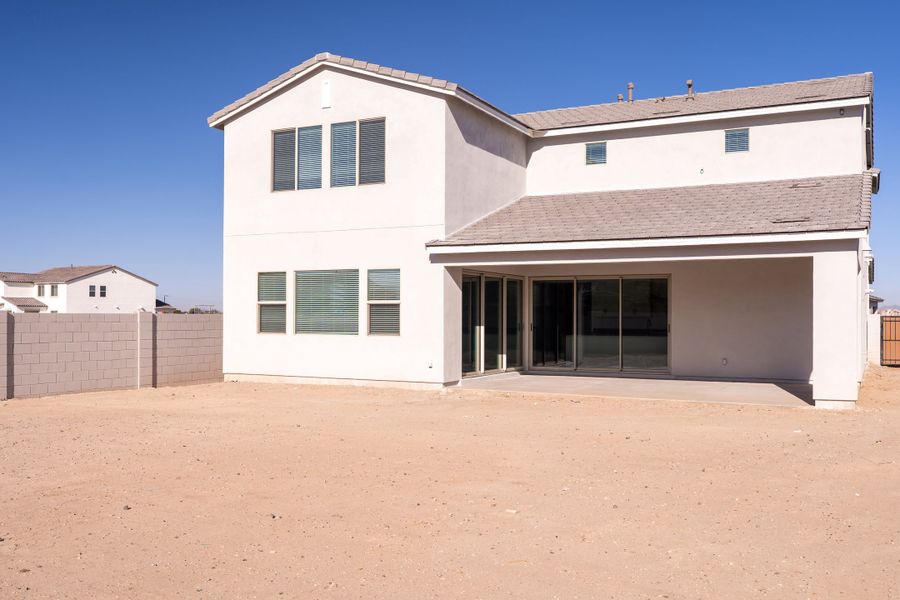 Exterior details and patio area of a home in Terraza, San Tan Valley (Image 3).
