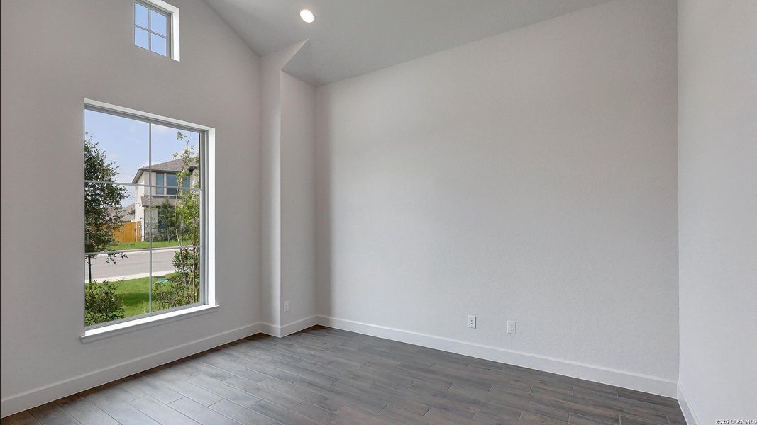 Spacious, unfurnished interior of a new home in Briggs Ranch, San Antonio (Image 27).