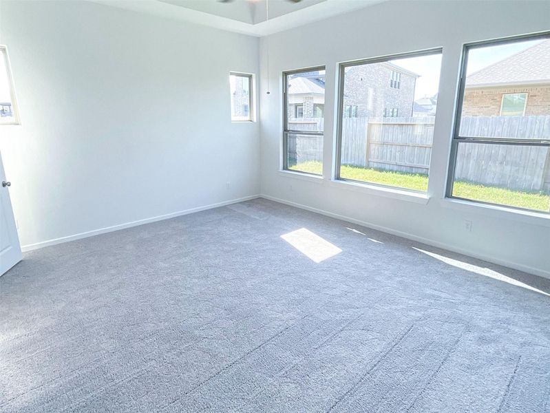 Spacious, unfurnished interior of a new home in Canterra Creek  60', Rosharon (Image 14).