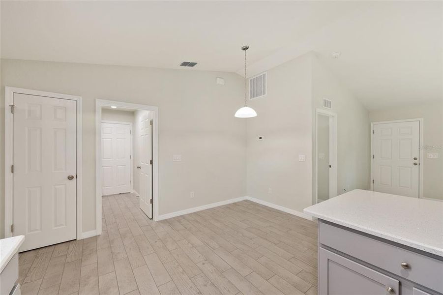 Spacious, unfurnished interior of a new home in , Ocala (Image 15).