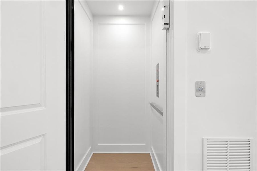 Spacious, unfurnished interior of a new home in , Atlanta (Image 57). Spacious, unfurnished interior of a new home in , Atlanta (Image 57).