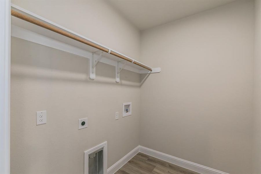 Spacious, unfurnished interior of a new home in , Alvarado (Image 28).