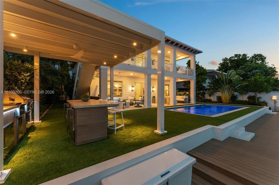 Exterior details and patio area of a home in , Tavernier (Image 41).