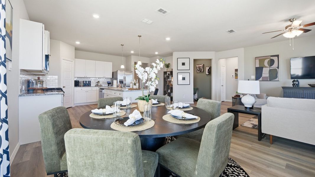 Furnished interior view inside a new home in Trails of Elizabeth Creek, Fort Worth (Image 12).