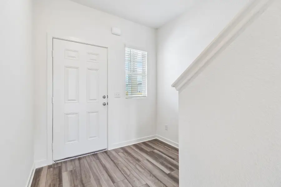 Spacious, unfurnished interior of a new home in Pinckney Place, North Charleston (Image 14).