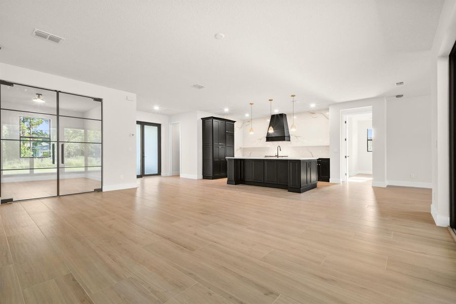 Spacious, unfurnished interior of a new home in , Port St. Lucie (Image 25).