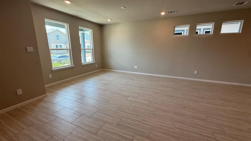 Spacious, unfurnished interior of a new home in Orchard Village, Fort Worth (Image 11). Spacious, unfurnished interior of a new home in Orchard Village, Fort Worth (Image 11).