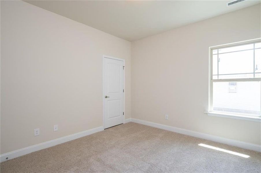 Spacious, unfurnished interior of a new home in Eagle Heights, Maysville (Image 14).