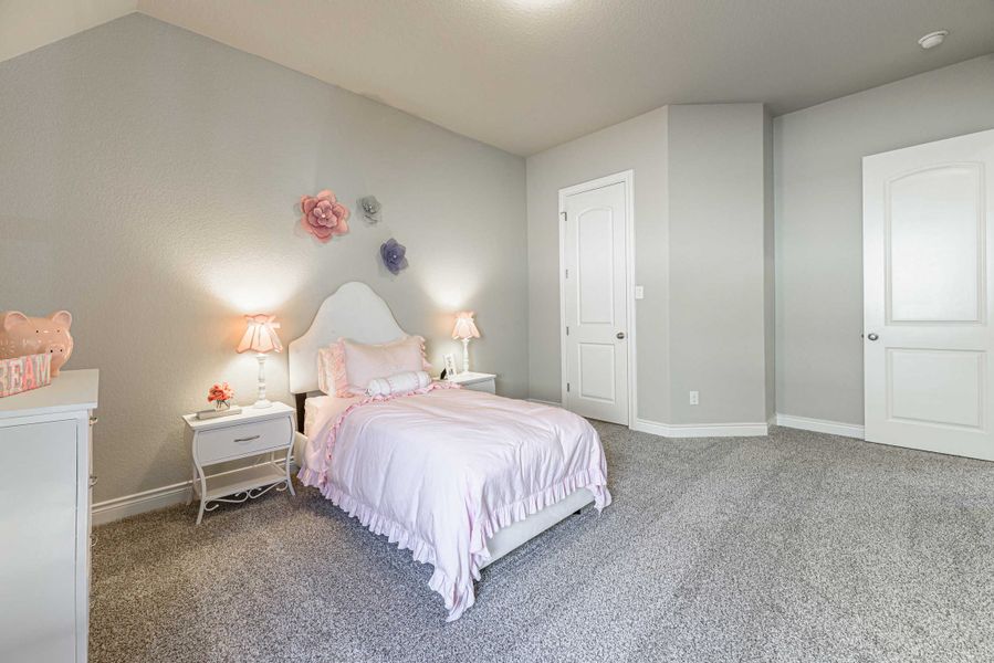 Representative furnished interior of a home built from the 4290 by Ravenna Homes in Artavia 70′, Conroe (Image 31). Representative furnished interior of a home built from the 4290 by Ravenna Homes in Artavia 70′, Conroe (Image 31).