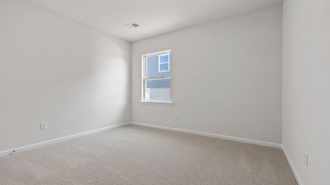 Spacious, unfurnished interior of a new home in Woodglen, Piedmont (Image 17).