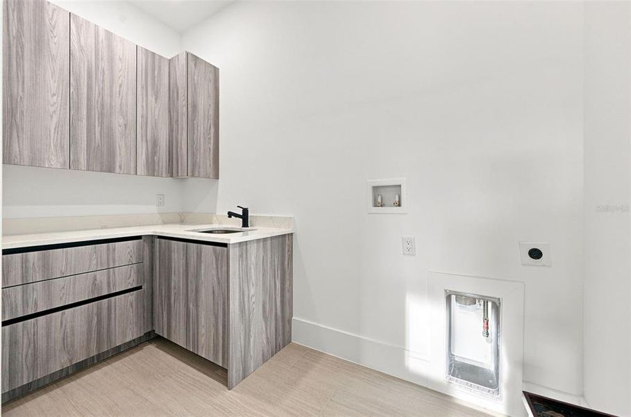Furnished interior view inside a new home in , Sarasota (Image 9).