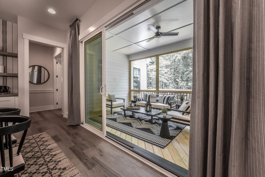 26. HHHunt Homes Crawford- Bifold door