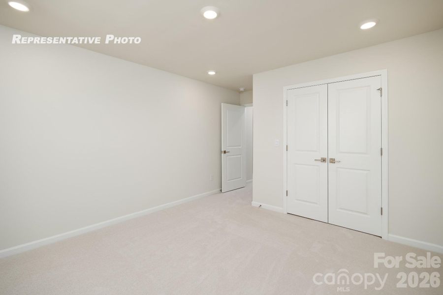 Spacious, unfurnished interior of a new home in Sylvan Creek, Denver (Image 14).