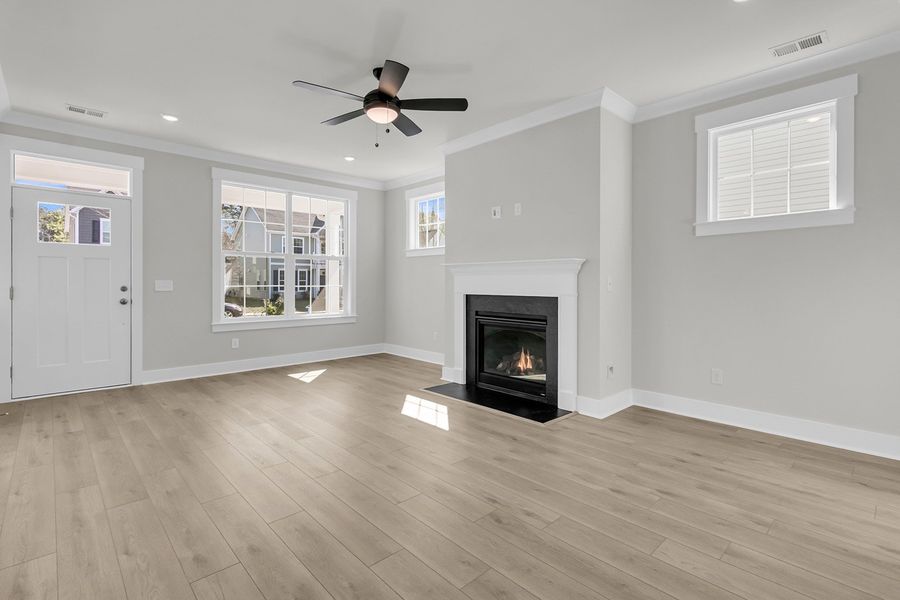 Spacious, unfurnished interior of a new home in Six Oaks, Summerville (Image 29).