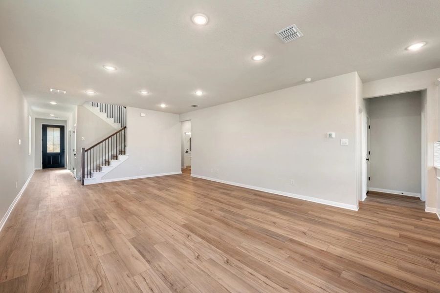 Spacious, unfurnished interior of a new home in Patterson Ranch, Georgetown (Image 31).