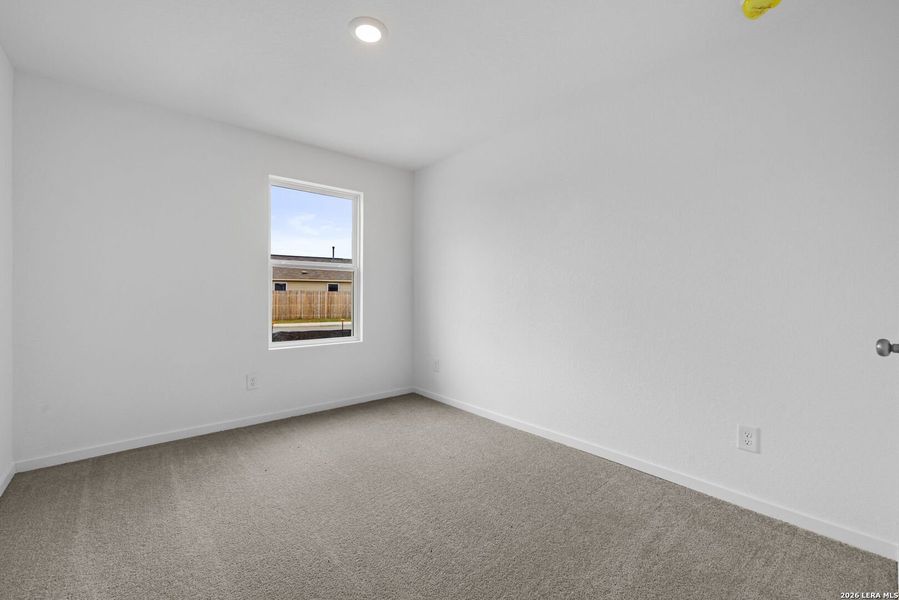 Spacious, unfurnished interior of a new home in Spring Grove, St. Hedwig (Image 13).
