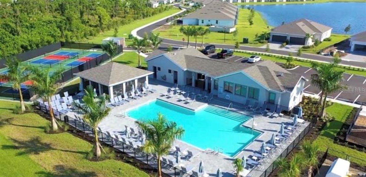 Community amenities in , Englewood (Image 26).