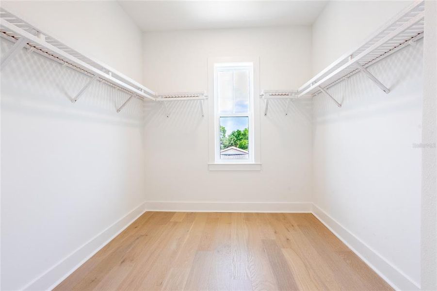 Spacious, unfurnished interior of a new home in , St. Petersburg (Image 41).