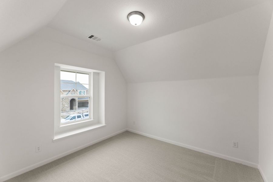 Spacious, unfurnished interior of a new home in Creekview Meadows, Pilot Point (Image 20).
