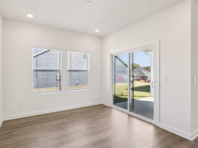 Spacious, unfurnished interior of a new home in Brighton Springs, York (Image 13).
