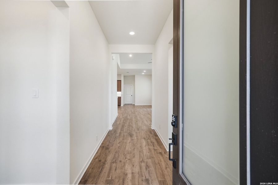 Spacious, unfurnished interior of a new home in The Crossvine, Schertz (Image 26).