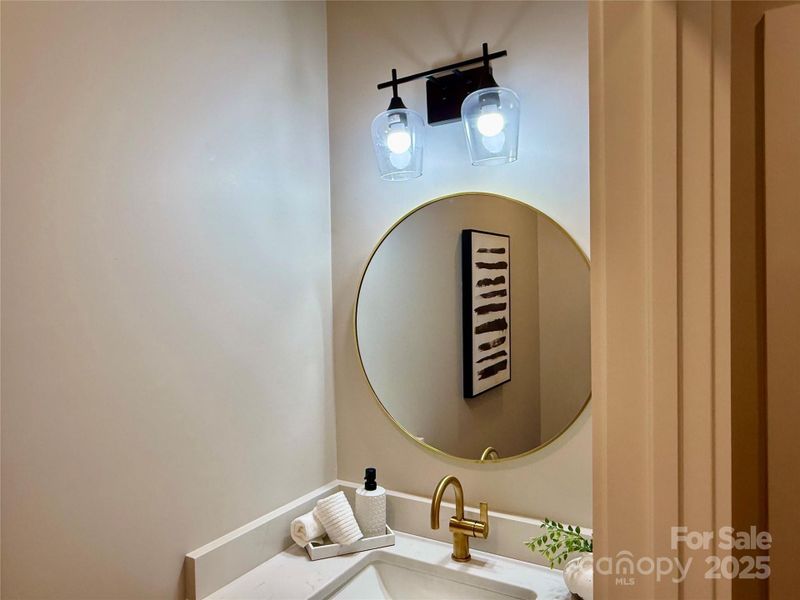 Hall to Guest bathroom of the kitchen Hall to Guest bathroom of the kitchen