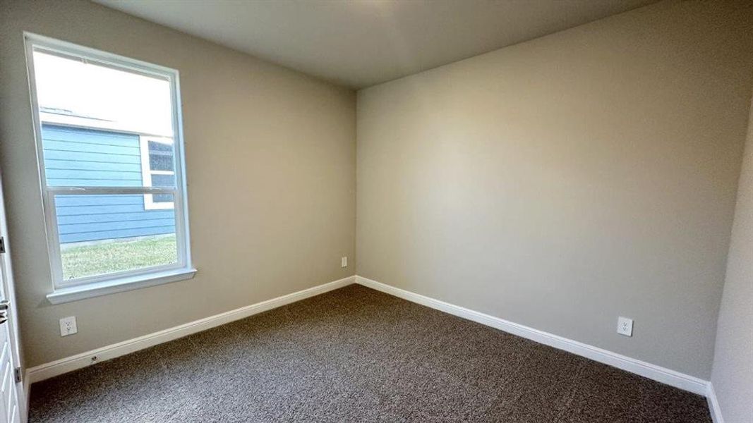 Spacious, unfurnished interior of a new home in Rock Creek Ranch, Fort Worth (Image 13).