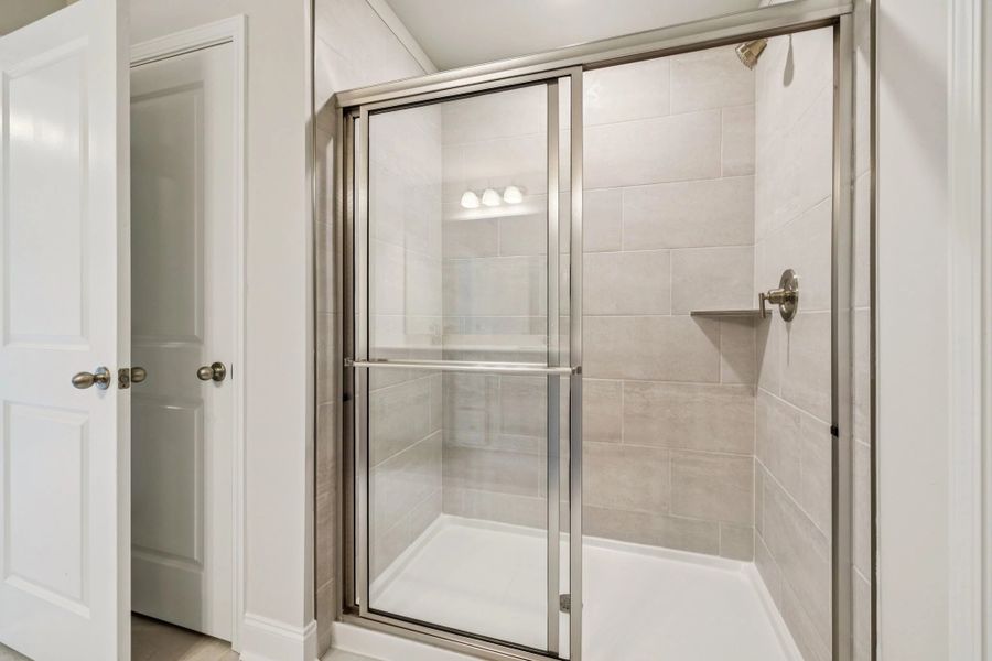 Furnished interior view inside a new home in Cades Bluff, Lebanon (Image 12).