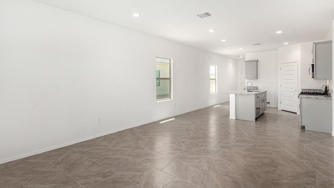Representative unfurnished interior of a home built from the Amber by D.R. Horton in Hanson Ridge, Vail (Image 21).