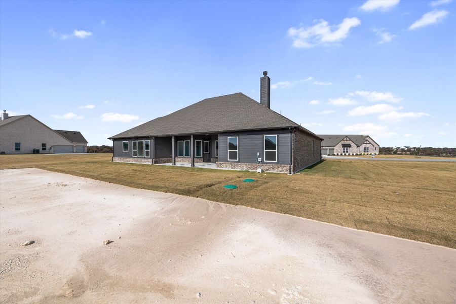 Exterior details and patio area of a home in Eagle Ridge Estates, Weatherford (Image 29).