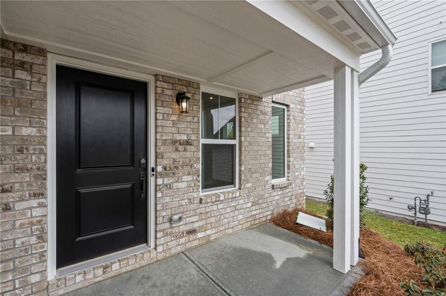 Exterior details and patio area of a home in Crossvine Estates, Braselton (Image 27).