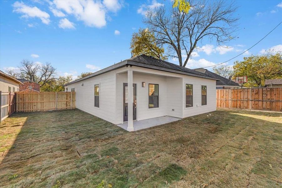 Exterior details and patio area of a home in , Fort Worth (Image 24). Exterior details and patio area of a home in , Fort Worth (Image 24).