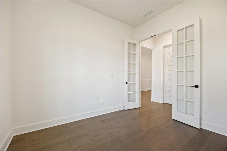 Spacious, unfurnished interior of a new home in Brooks Pond, Cumming (Image 32).